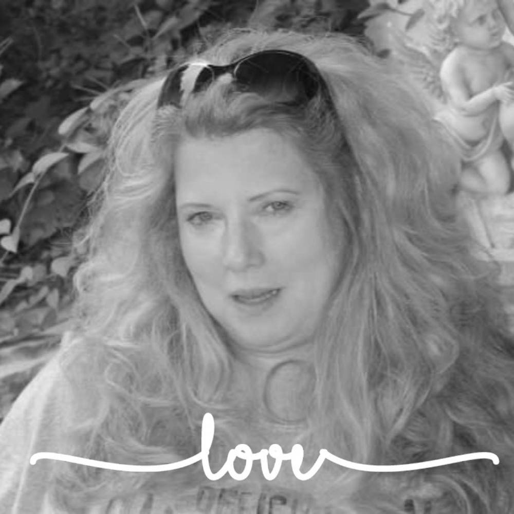 Meet your Posher, Carrie